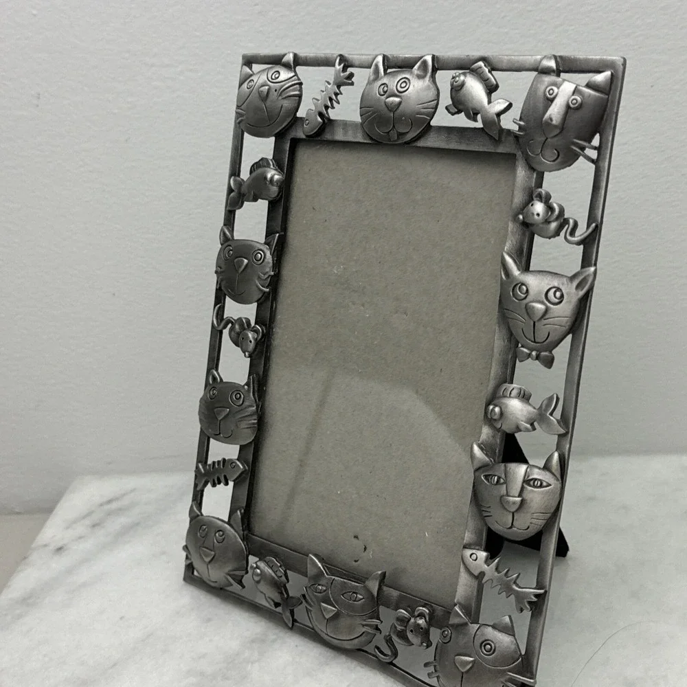 Sonoma Crazy Vtg Modern Cats 4 x 6 Picture Frame Pewter Tone Metal Fish Mice NEW